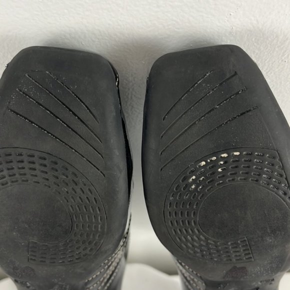 Un Tour en Ville Black Patent Leather Slip-On Flats - Picture 8 of 10